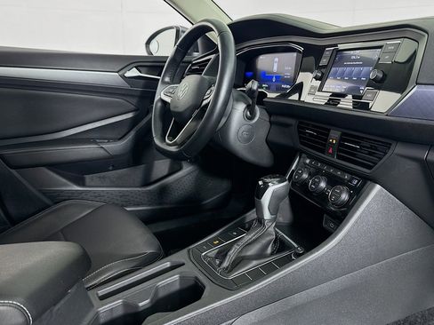 Used 2022 Volkswagen Jetta SE image 15