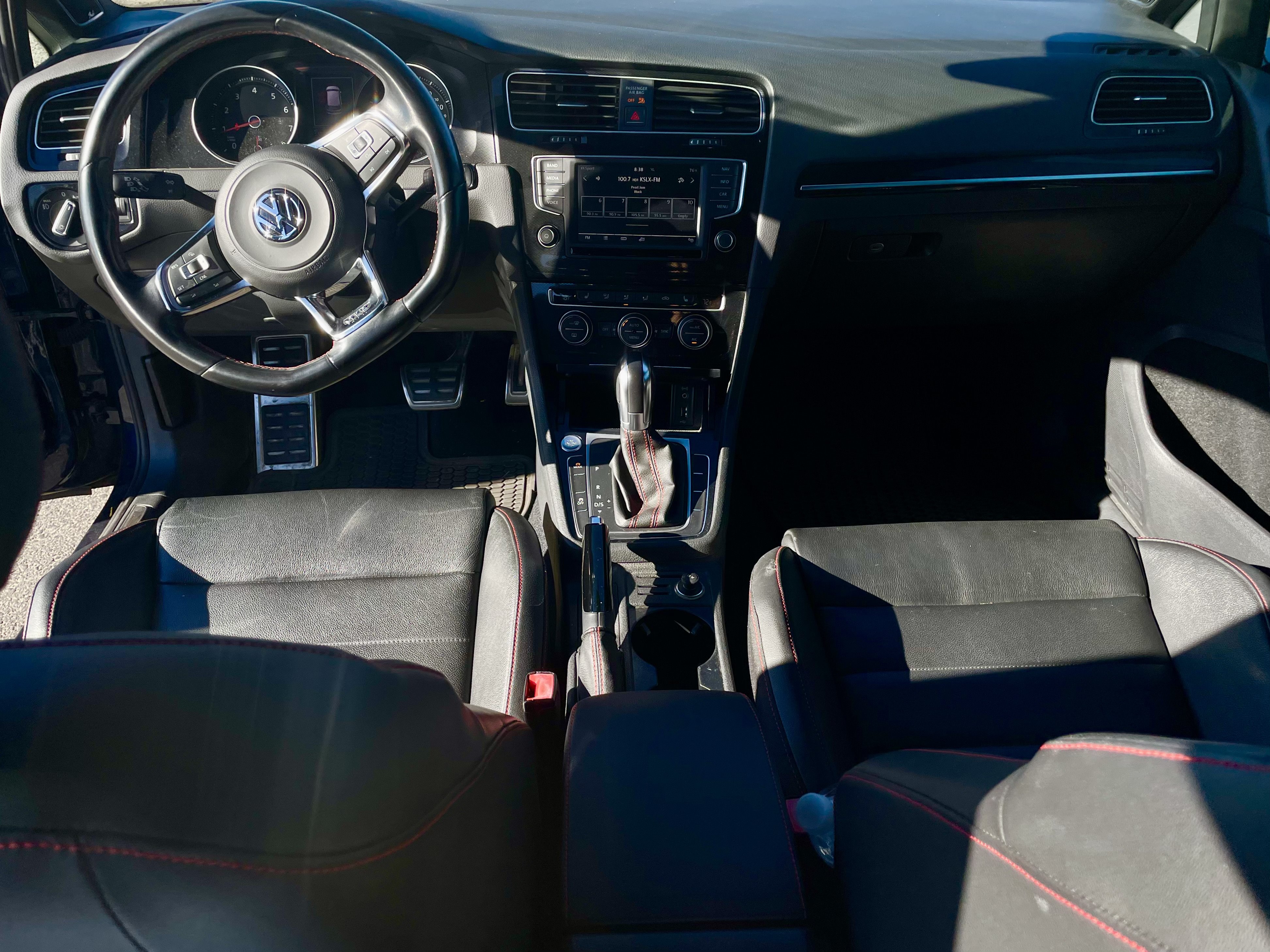 Used 2016 Volkswagen GTI Autobahn w/ Lighting Package (SEL) FWD image 20