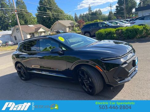 Used 2024 Chevrolet Equinox EV RS FWD image 16