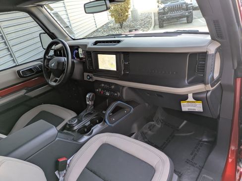 Used 2023 Ford Bronco Wildtrak image 30