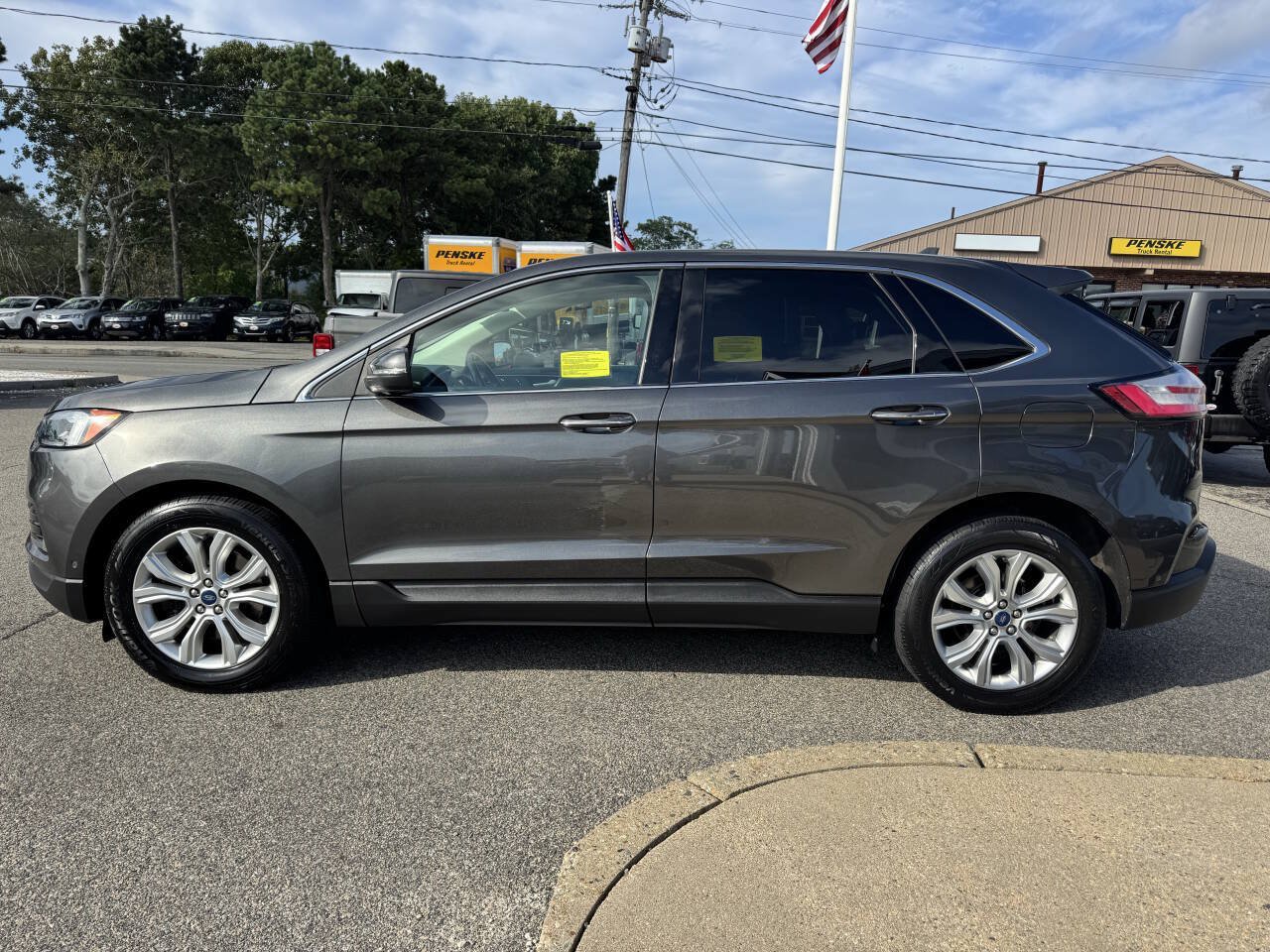 Used 2020 Ford Edge Titanium w/ Equipment Group 301A AWD/4WD image 5