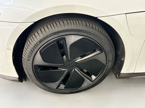 Used 2024 Lucid Air Touring AWD/4WD image 11