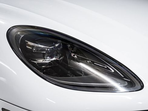 Used 2024 Porsche Macan S AWD/4WD image 48
