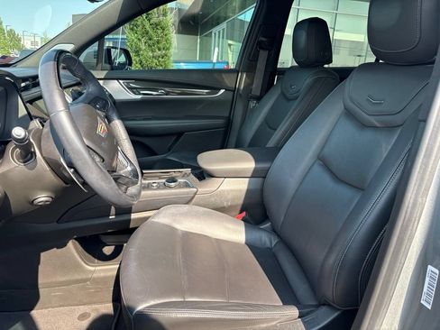 Used 2024 Cadillac XT6 Sport w/ Technology Package AWD/4WD image 5