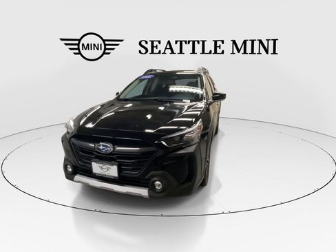 Used 2025 Subaru Outback Limited AWD/4WD image 4