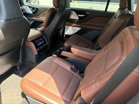 Used 2025 Lincoln Aviator Reserve w/ Equipment Group 201A AWD/4WD image 8