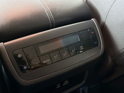 Used 2025 Nissan Pathfinder SV FWD image 29
