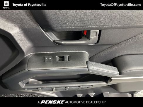 Used 2025 Toyota 4Runner SR5 AWD/4WD image 12