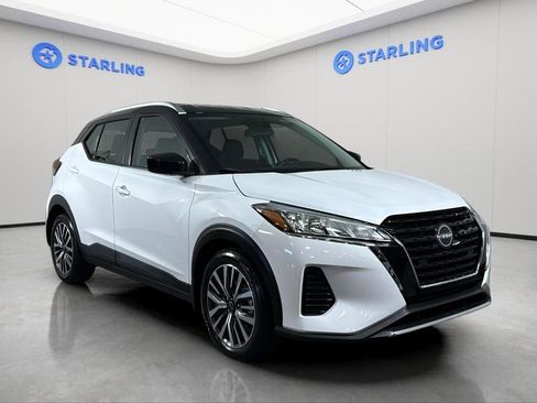 Used 2023 Nissan Kicks SV image 13