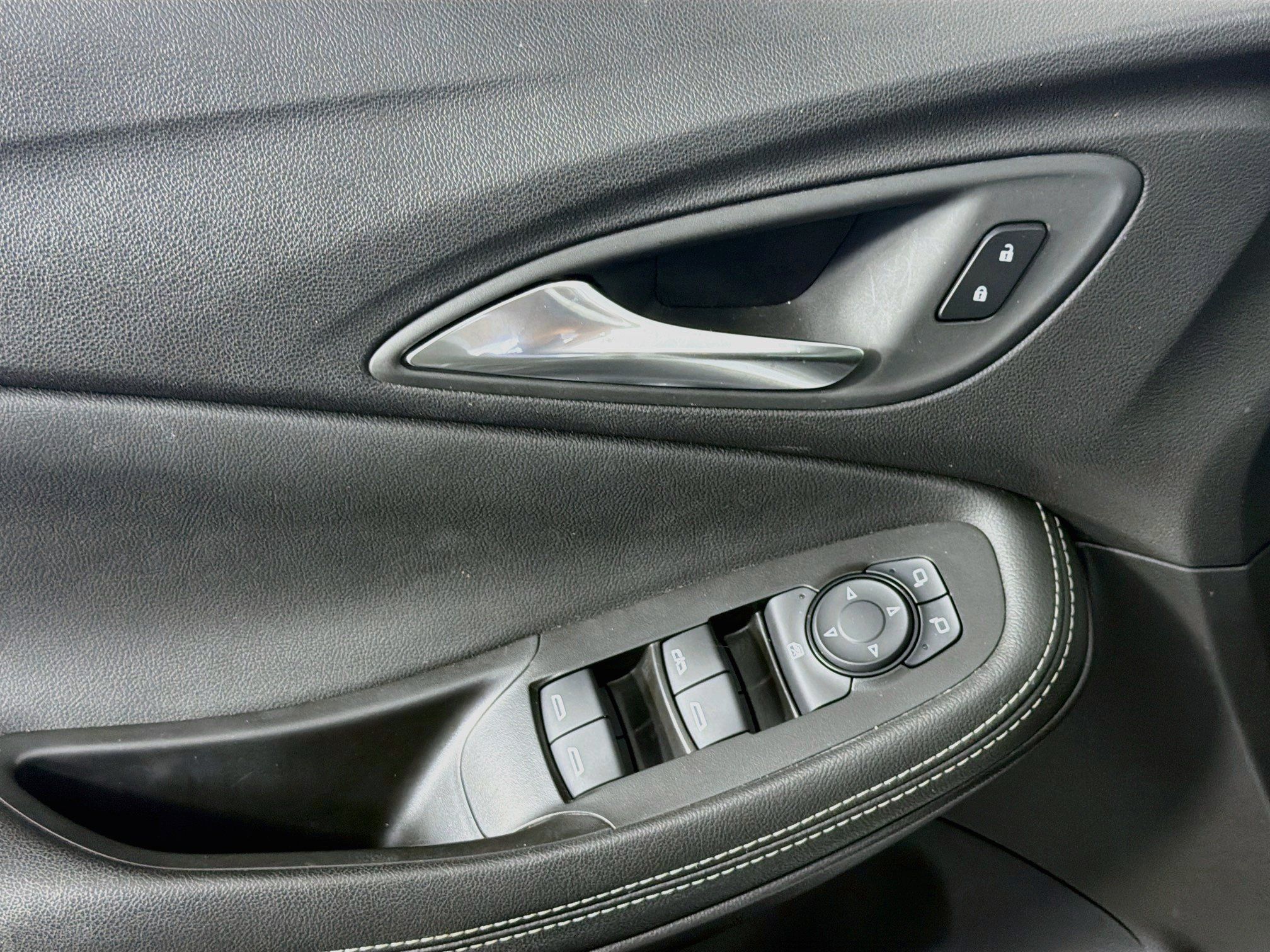 Used 2025 Buick Encore GX Preferred FWD image 15