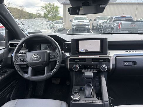 Used 2025 Toyota Tacoma SR5 AWD/4WD image 5