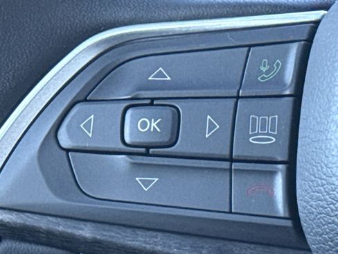 Used 2025 Jeep Grand Cherokee Limited image 29