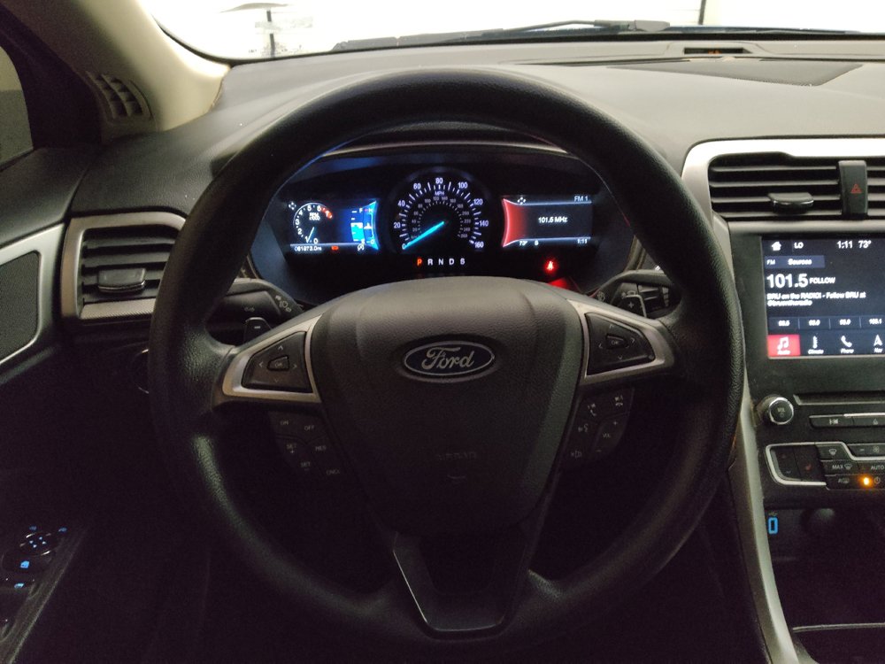 Used 2018 Ford Fusion SE w/ Fusion SE Technology Package FWD image 22