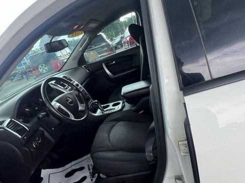 Used 2011 GMC Acadia SLE image 9