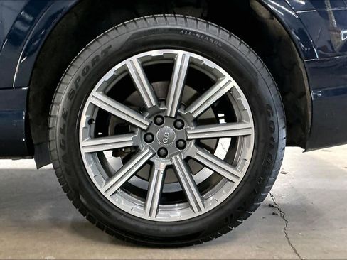 Used 2018 Audi Q7 3.0T Premium Plus w/ Premium Plus Package image 12