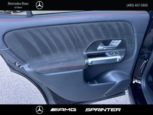 Used 2022 Mercedes-Benz GLB 250 image 23