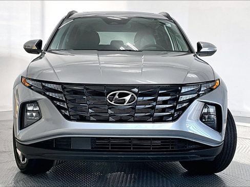 Used 2024 Hyundai Tucson SEL w/ Convenience Package AWD/4WD image 3