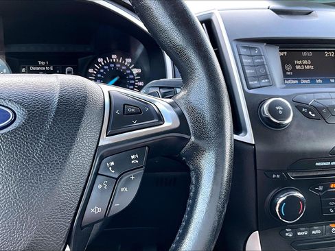 Used 2018 Ford Edge SEL FWD image 19