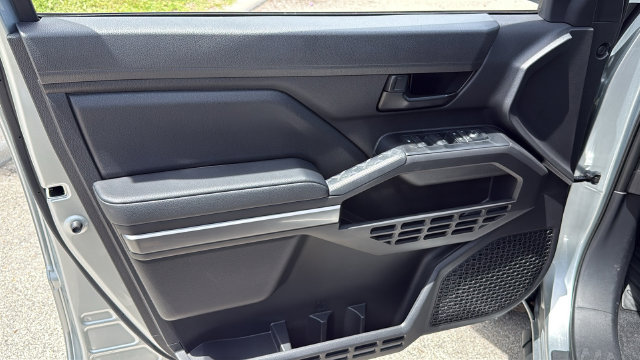 Used 2025 Toyota Tacoma SR5 RWD image 15