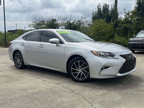 Used 2016 Lexus ES 350 w/ Luxury Package w/Wood Trim FWD image 1