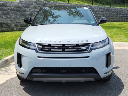 Used 2026 Land Rover Range Rover Evoque S image 8