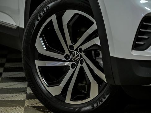 Certified 2023 Volkswagen Atlas Cross Sport SEL image 3