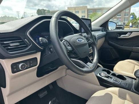Used 2021 Ford Escape SEL w/ Technology Package FWD image 10