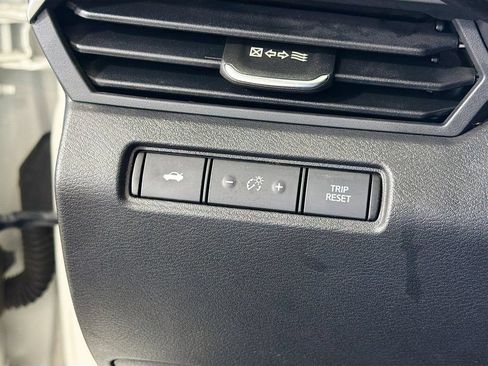 Used 2019 Nissan Altima 2.5 SR FWD image 12