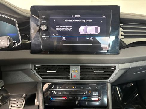 Used 2025 Volkswagen Jetta Sport FWD image 16