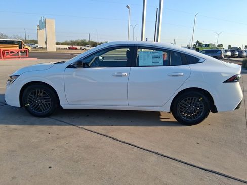 New 2026 Nissan Sentra SV w/ SV Convenience Package image 4