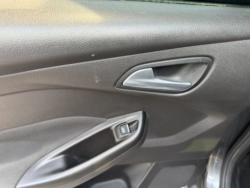 Used 2018 Ford Focus ST FWD image 17