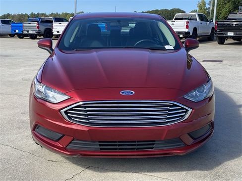Used 2018 Ford Fusion SE w/ Fusion SE Technology Package image 9