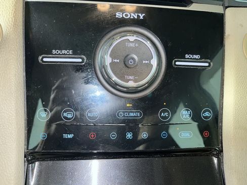 Used 2017 Ford Taurus Limited FWD image 21