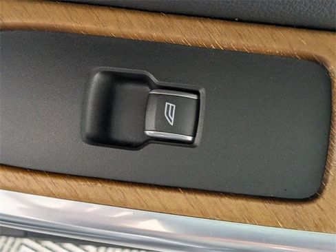 Used 2016 Volvo S60 T5 Inscription Platinum image 32