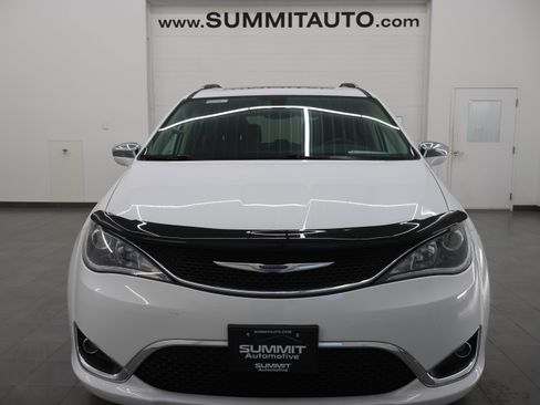 Used 2019 Chrysler Pacifica Limited w/ Tire & Wheel Group image 22