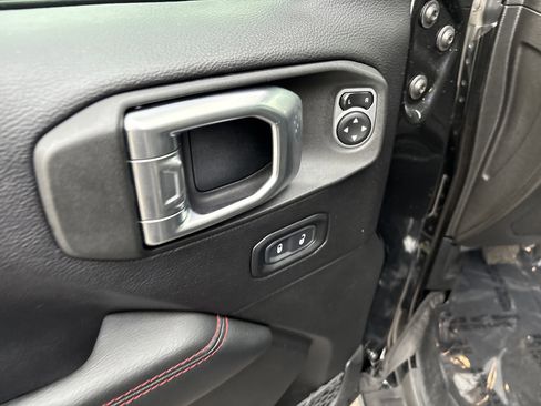 Certified 2020 Jeep Gladiator Rubicon image 16