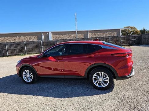 New 2026 Buick Envista Preferred w/ Convenience II Package image 2