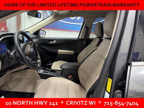 Used 2020 Ford Escape Titanium image 6