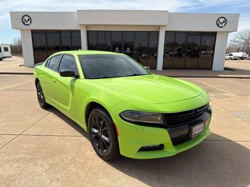 Used 2023 Dodge Charger SXT w/ Blacktop Package image 2