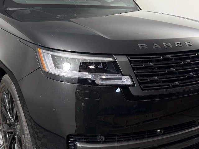 Used 2025 Land Rover Range Rover SE AWD/4WD image 12