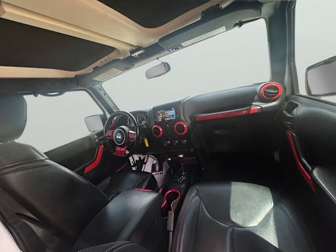 Used 2017 Jeep Wrangler Unlimited Rubicon AWD/4WD image 10