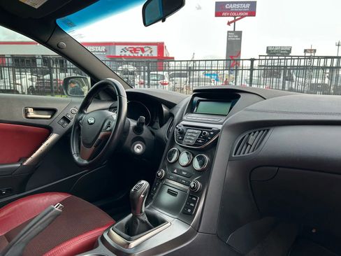 Used 2013 Hyundai Genesis 2.0T RWD image 14