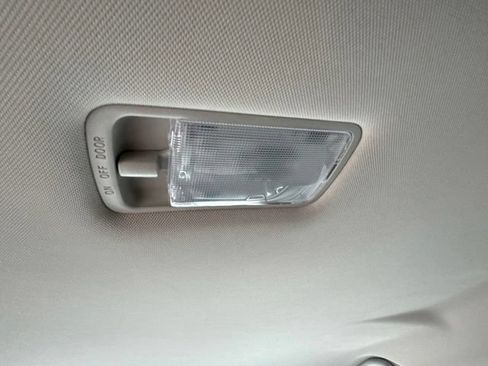 Used 2015 Nissan Rogue SV AWD/4WD image 13