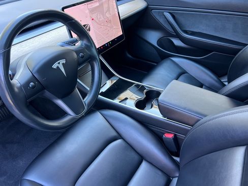 Used 2018 Tesla Model 3 Mid Range image 10