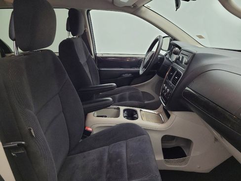 Used 2015 Dodge Grand Caravan SXT image 21
