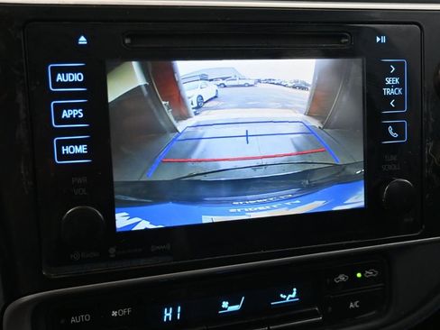 Used 2017 Toyota Corolla XSE image 31