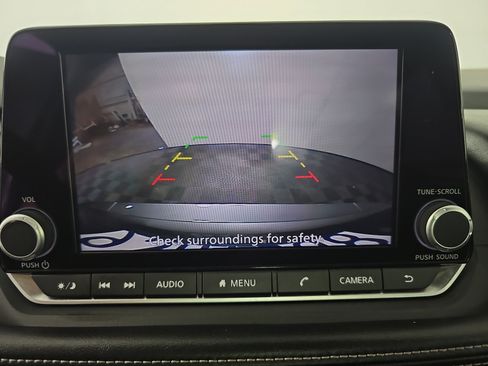 Used 2025 Nissan Rogue SV FWD image 28