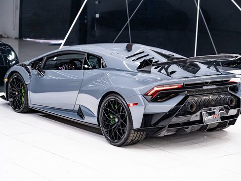 Used 2023 Lamborghini Huracan STO RWD image 25