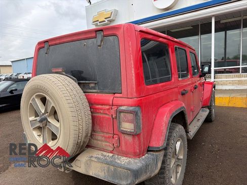 Used 2018 Jeep Wrangler Unlimited Sahara AWD/4WD image 4