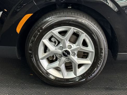 Used 2025 Kia Soul LX w/ LX Technology Package image 11